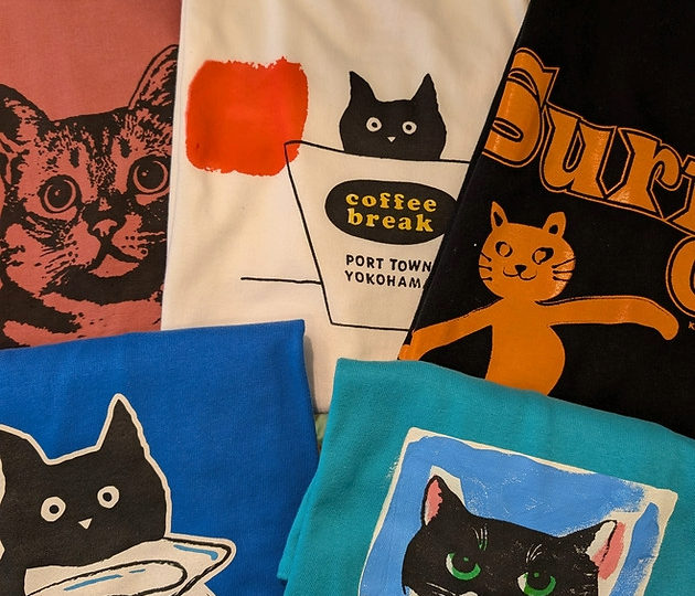 北川万年堂　猫柄のTシャツ　松下カツミ